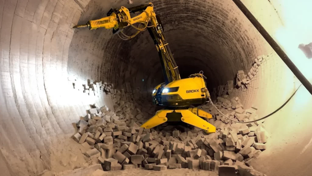 Reducción del tiempo de parada en hornos de cemento mediante demolición robótica con robots Brokk